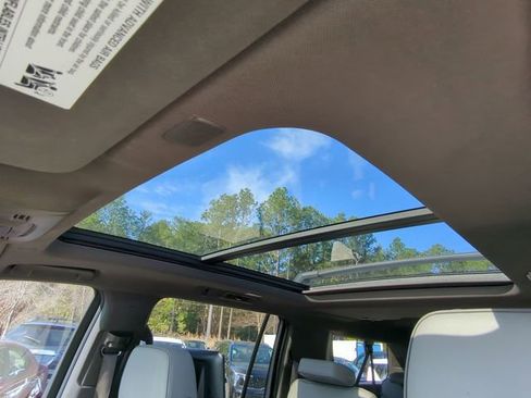 Used 2021 GMC Yukon XL SLT w/ SLT Premium Package image 41