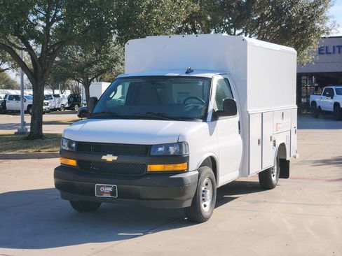 New 2025 Chevrolet Express 3500 w/ Power Convenience Package image 10