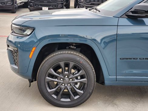 New 2026 Jeep Grand Cherokee Limited AWD/4WD image 10