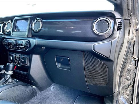 Used 2020 Jeep Wrangler Unlimited Sahara image 13