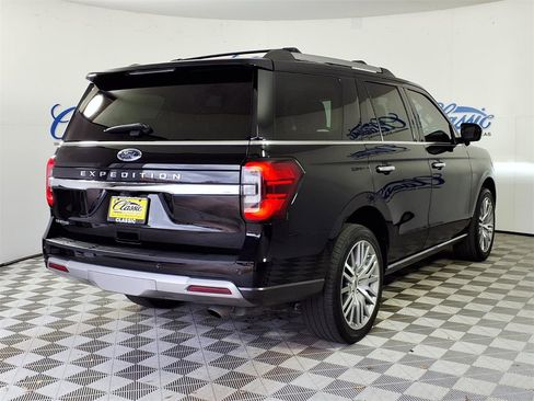 Used 2023 Ford Expedition Limited image 6