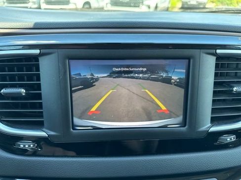 Used 2023 Chrysler Voyager LX FWD image 25