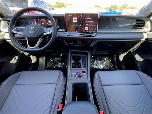 New 2026 Volkswagen Tiguan SE image 5