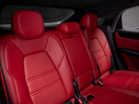 Used 2023 Porsche Cayenne Turbo image 70