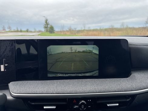 Used 2025 Nissan Kicks SV image 15