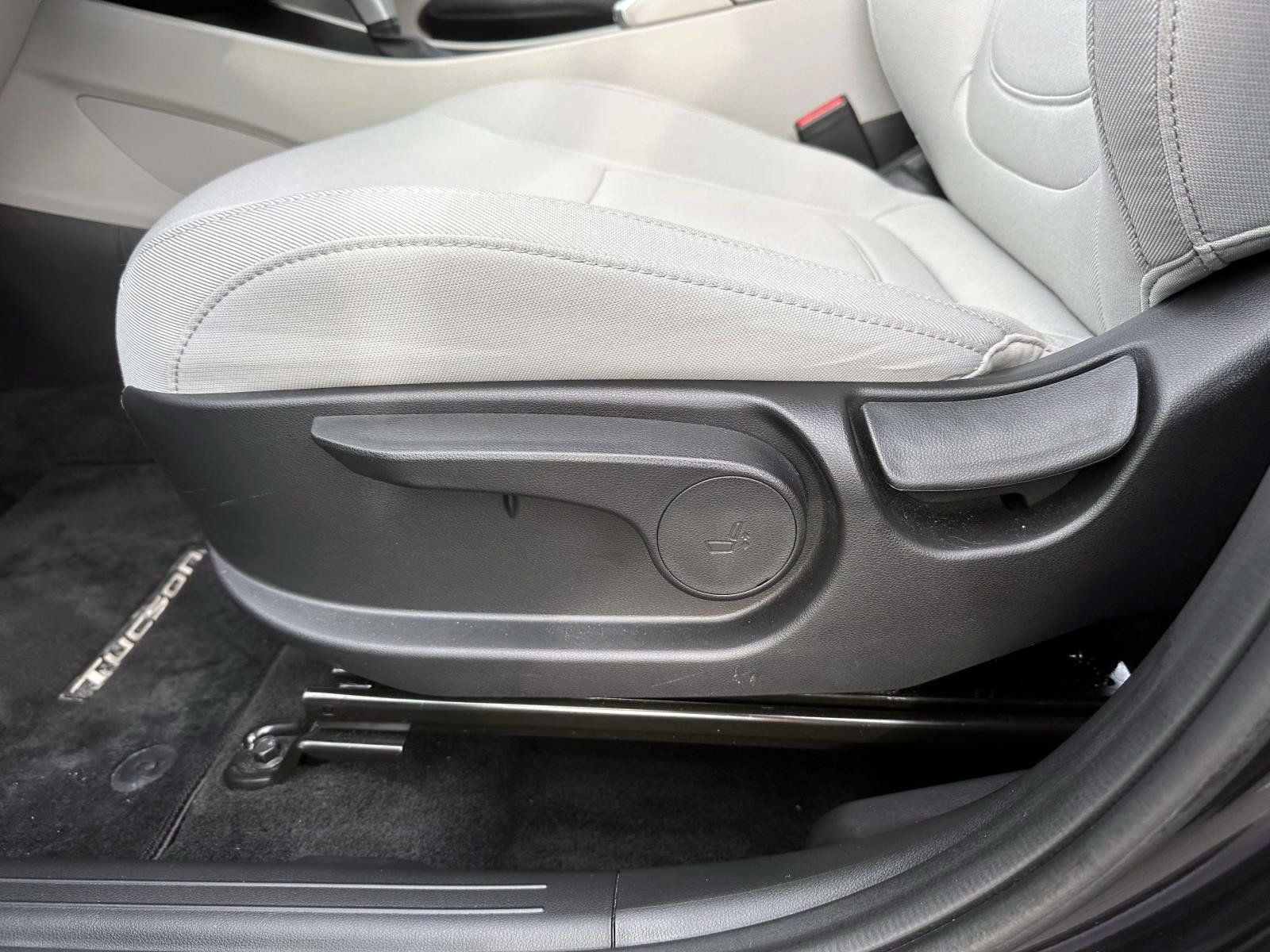 Used 2025 Hyundai Tucson SE AWD/4WD image 10