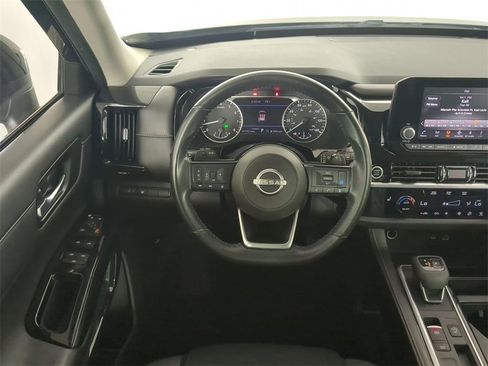 Used 2022 Nissan Pathfinder SV image 19