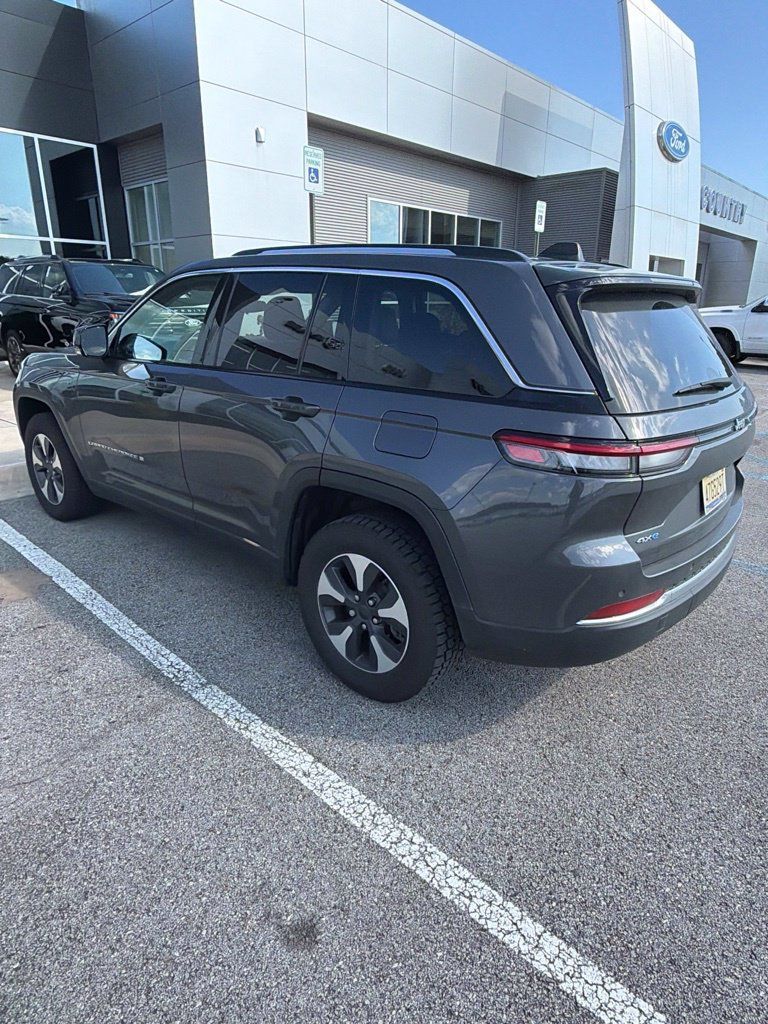 Used 2022 Jeep Grand Cherokee Limited 4xe AWD/4WD image 6