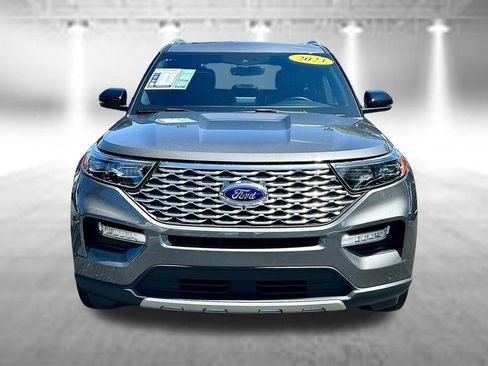 Used 2023 Ford Explorer Platinum w/ Technology Package AWD/4WD image 2