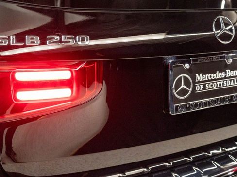 Used 2026 Mercedes-Benz GLB 250 image 9