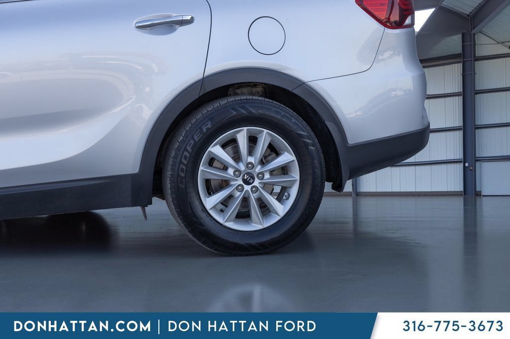 Used 2019 Kia Sorento FWD V6 image 30