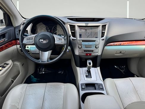 Used 2011 Subaru Outback 2.5i Limited AWD/4WD image 10