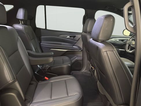 Used 2026 Chevrolet Traverse LT w/ Driver Confidence Package FWD image 16