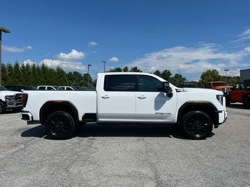 Used 2025 GMC Sierra 2500 AT4 w/ AT4 Premium Plus Package AWD/4WD image 2