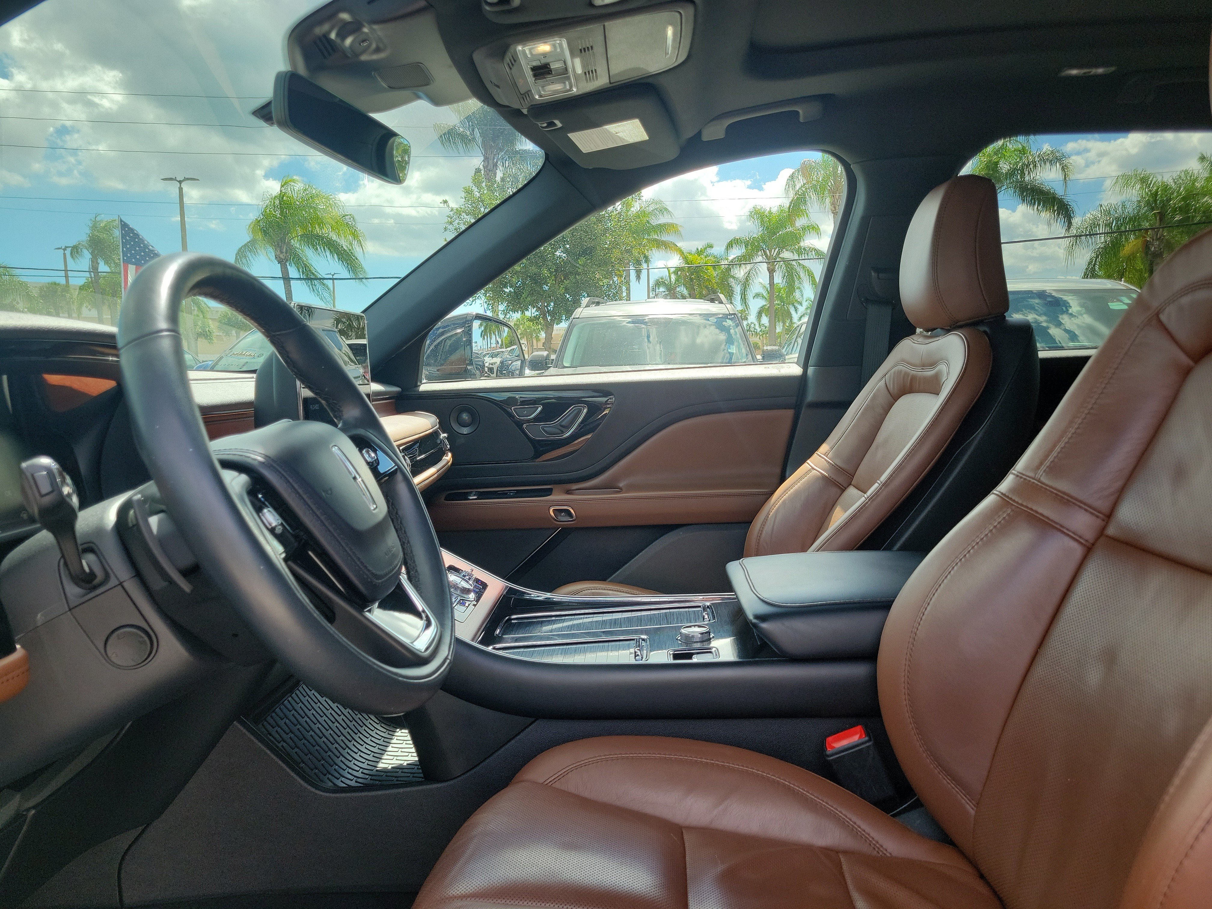 Used 2023 Lincoln Aviator Reserve w/ Elements Package Plus RWD image 11