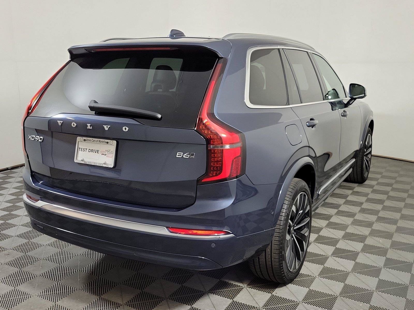 Certified 2026 Volvo XC90 B6 Plus AWD/4WD image 6