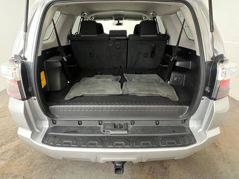 Used 2016 Toyota 4Runner SR5 image 28