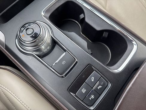 Used 2017 Ford Fusion Platinum image 18