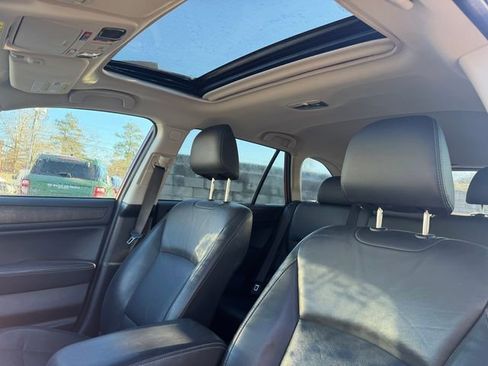 Used 2017 Subaru Outback 3.6R Limited image 11