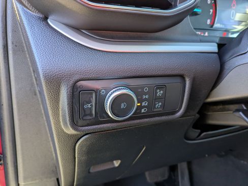 Certified 2022 Ford Explorer XLT w/ Equipment Group 202A image 17