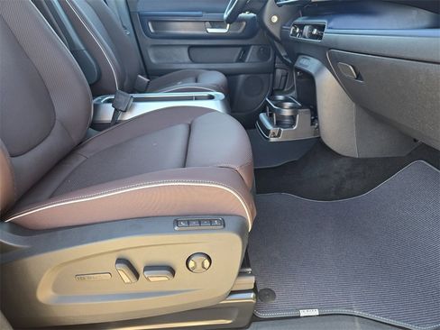 New 2025 Volkswagen ID. Buzz Pro S image 10