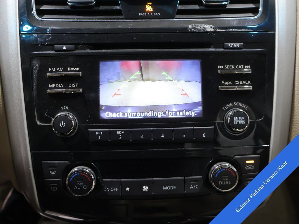Used 2014 Nissan Altima 2.5 SL w/ Moonroof Package FWD image 6