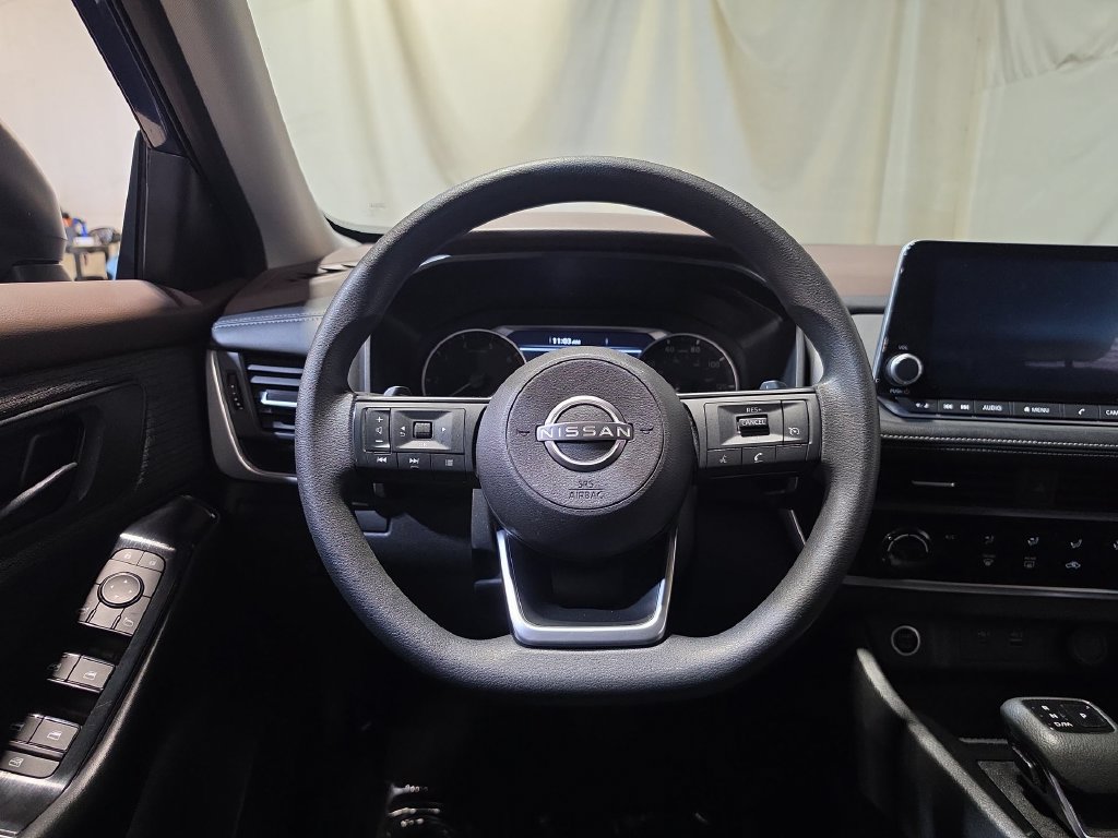 Used 2023 Nissan Rogue S AWD/4WD image 11