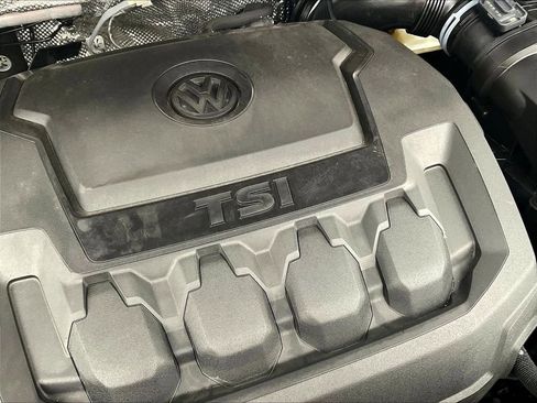 Used 2023 Volkswagen Tiguan SEL R-Line image 33