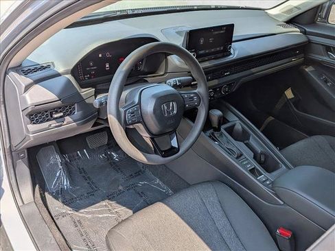 Used 2025 Honda Accord SE image 10