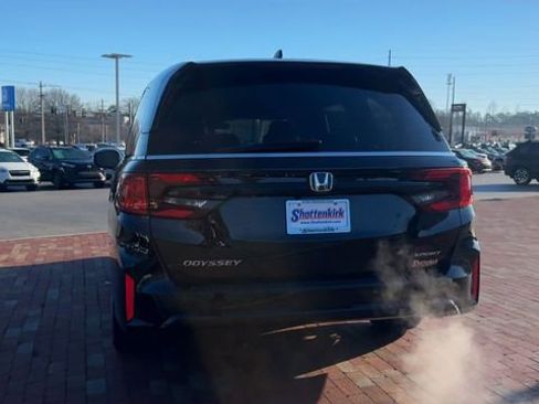 Certified 2025 Honda Odyssey Sport-L image 8