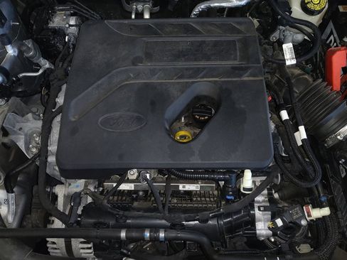 Used 2020 Ford Escape SE image 30