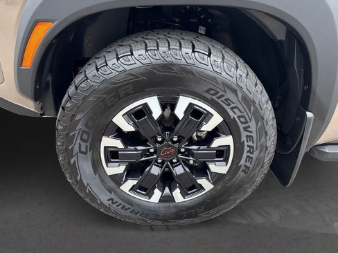 Used 2023 Nissan Frontier PRO-4X w/ Pro Convenience Package AWD/4WD image 11