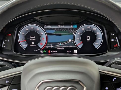 Used 2019 Audi Q8 Prestige w/ Luxury Package image 34