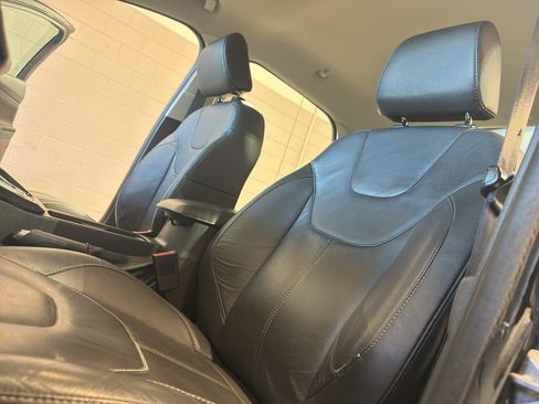 Used 2016 Ford Focus Titanium FWD image 16