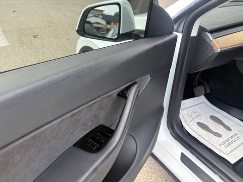Used 2020 Tesla Model Y Long Range AWD/4WD image 8