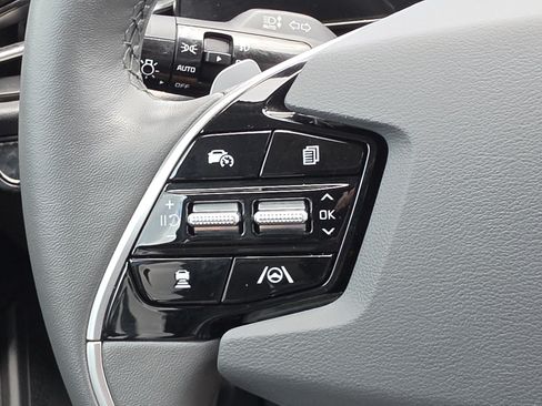 Used 2023 Kia Niro EX Touring FWD image 16