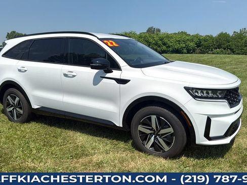 Used 2022 Kia Sorento S FWD image 12