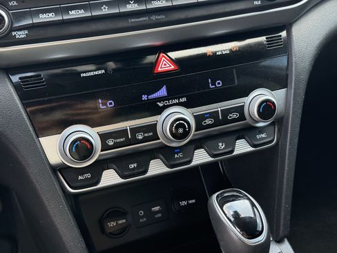 Used 2020 Hyundai Elantra Value Edition w/ Cargo Package (C1) FWD image 23