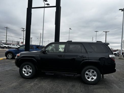 Used 2019 Toyota 4Runner SR5 Premium image 2