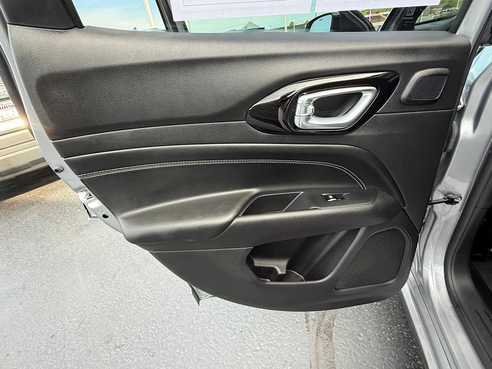 Used 2023 Jeep Compass High Altitude AWD/4WD image 17