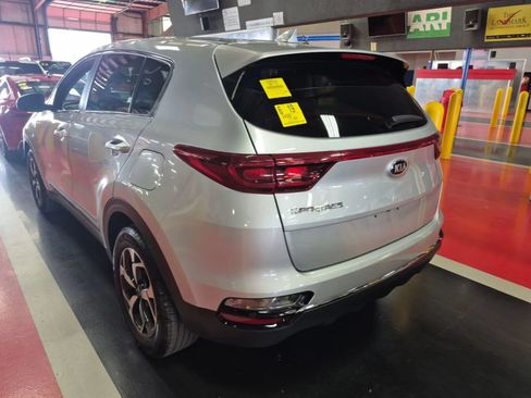 Used 2020 Kia Sportage LX FWD image 2