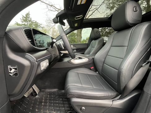 Used 2023 Mercedes-Benz GLS 450 4MATIC w/ AMG Line Exterior image 9