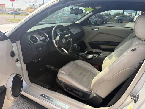 Used 2011 Ford Mustang Premium w/ 202A Rapid Spec Order Code RWD image 11