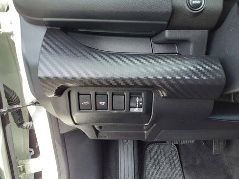 Used 2024 Subaru Ascent Premium w/ Convenience Package image 14