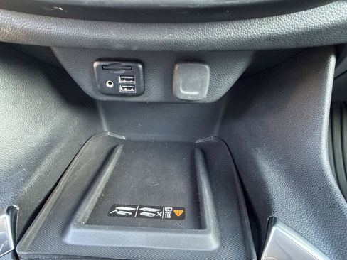 Used 2023 Chevrolet Traverse Premier AWD/4WD image 28