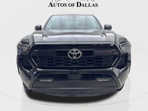 Used 2025 Toyota Tacoma TRD Off-Road AWD/4WD image 3
