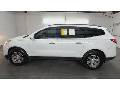 Used 2017 Chevrolet Traverse LT FWD image 5