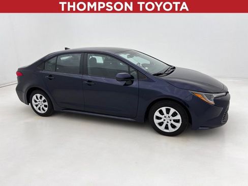 Used 2025 Toyota Corolla LE FWD image 1