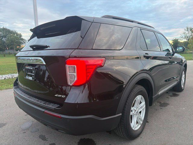 Used 2023 Ford Explorer XLT AWD/4WD image 7