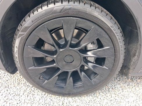 Used 2023 Tesla Model Y Long Range AWD/4WD image 19